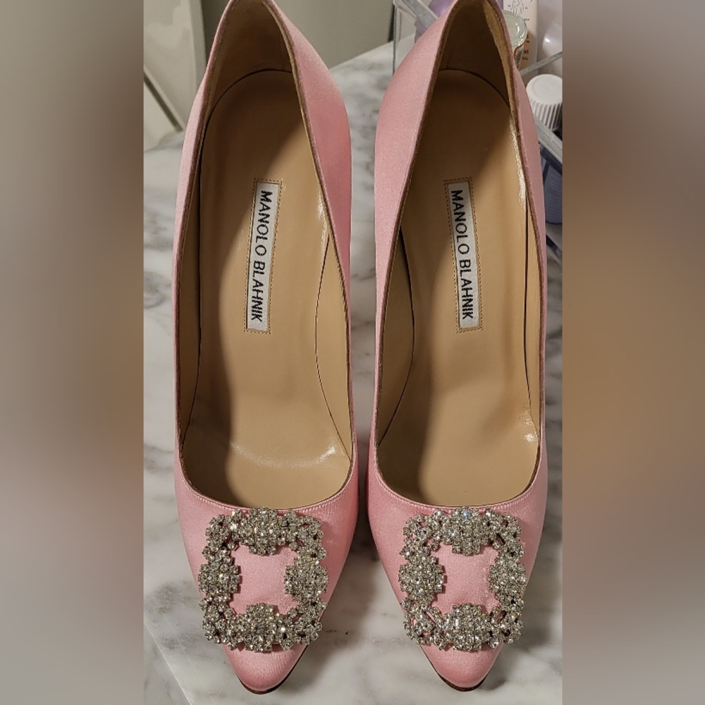 Manolo blahnik hanging pink satin pumps - Picture 4 of 17
